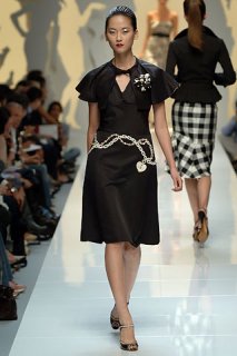 moschino.jpg