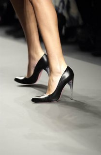 Prada_black_pump_with_lucite_heel.jpg