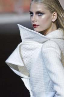 hana_runway_valentino5.jpg