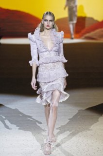 hana_runway_valentino6.jpg