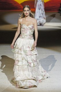 doutzen_runway_valentino6.jpg