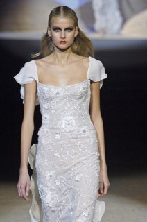 hana_runway_valentino10.jpg