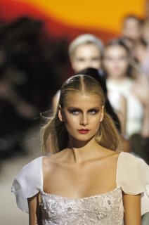 hana_runway_valentino14.jpg