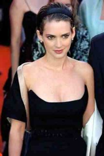 Winona72ndOscars2.jpg