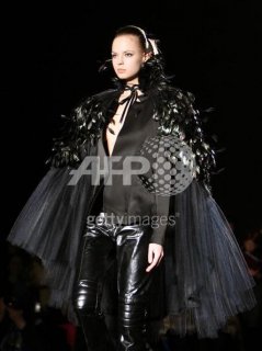 Noir FW 20063.jpg