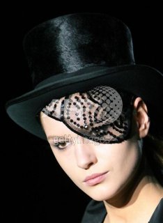 Noir FW 20064.jpg