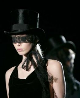 Noir FW 20069.jpg