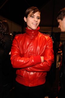 JohnRichmond-FW06-backstage-05-391072.jpg
