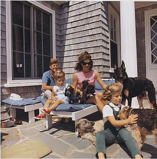 Jackie and family 1963 (ebay).JPG