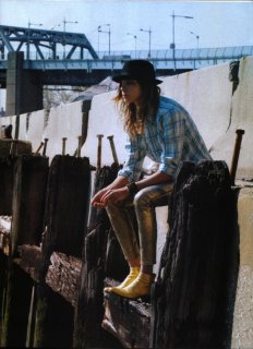 Vogue Paris Aug 05' 7.JPG