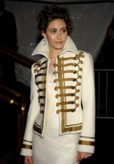 normal_emmy_rossum_gala_8.jpg
