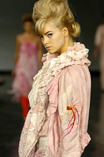 model_blonde.jpg