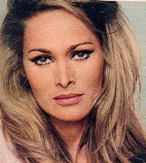 Ursula_Andress4.jpg