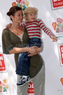 celebs attend kids carnival 2004.jpg