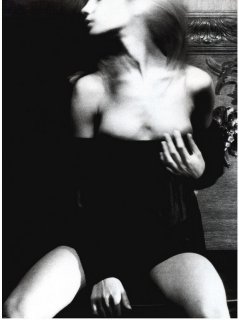 73b_NataliaVodianova_VogueIT1202_04_StevenMeisel.jpg