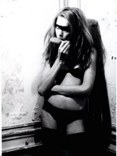 92b_NataliaVodianova_VogueIT1202_10_StevenMeisel.jpg