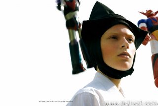 vogue-ital-0306-robots-14.jpg