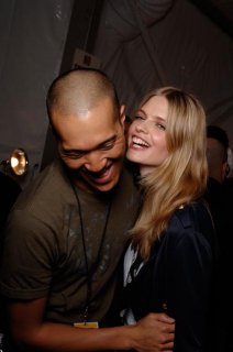 Anna Sui FW06 backstage (with her bf) 4.jpg