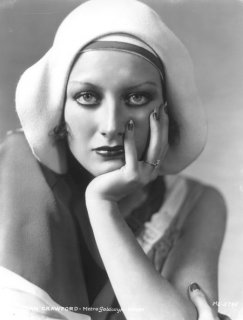 Crawford by Hurrell 1930 (hurrellphotos.com)5.jpg