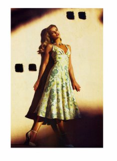 normal_VogueUS-March2004-NataliaVodianova-03-MertMarcus.jpg