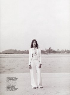 NataliaVodianova-HarpersBazaar-0303-03-PeterLindbergh.jpg
