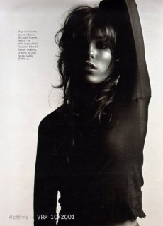 Lou_Doillon_Elle2885_16avril2001_2.jpg