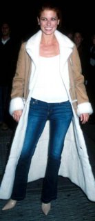 Debra_Messing_op_259x600.jpg