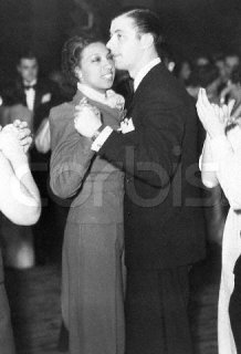 Baker with husband Jean Lion 1937 (corbis).JPG