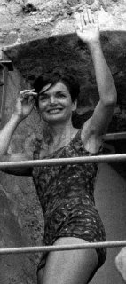 Jackie O 1962 (corbis)7.jpg