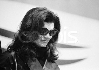 Jackie O 1975 (corbis).jpg