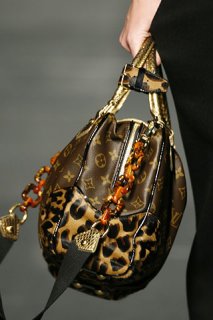 #2LVFW06.jpg