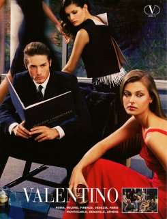 Valentino1999FALL_unk_sdg03_IsabeliF_AurelieCsm.jpg