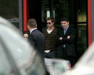 brad-angelina-holland-07.jpg
