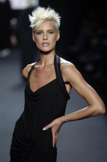 eve-fashionforrelief06.jpg
