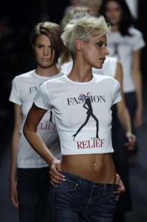 eve-fashionforrelief06-2.jpg