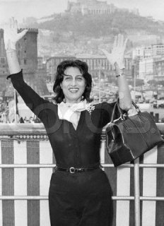 annamagnani40.jpg