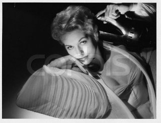 kimnovak103.jpg