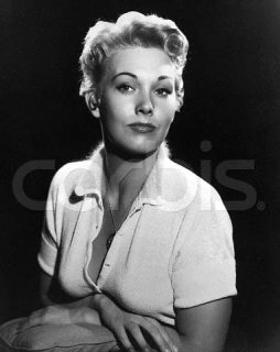 kimnovak-b.jpg