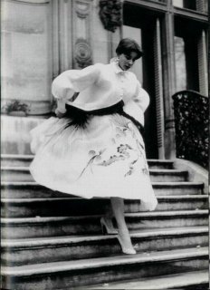 maywald 1953 bettina en givenchy fb.jpg