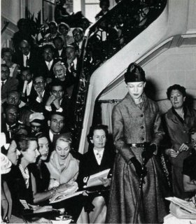 maywald 1955 marlène à un défilé dior fb.jpg