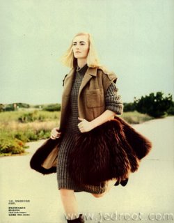 vogueChina1206Tayla C-02.jpg