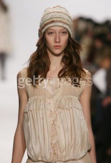 alana_zimmer_bcbg_f07_01.jpg