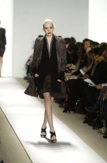 Peter Som FW 2007 RTW 02.jpg