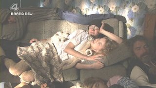 Skins.S01E04.WS.PROPER.PDTV.XviD-FoV.avi_000946200.jpg