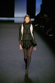 Sophia Kokosalaki FW 2007 RTW 02.jpg
