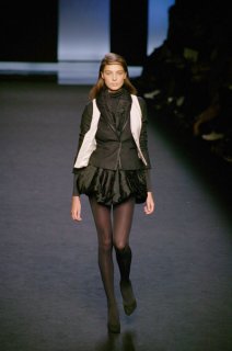 Sophia Kokosalaki FW 2007 RTW 03.jpg