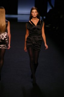 Sophia Kokosalaki FW 2007 RTW 05.jpg