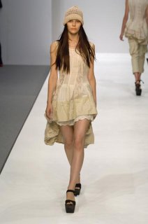 John Rocha SS 2007 RTW 01.jpg