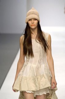 John Rocha SS 2007 RTW 02.jpg