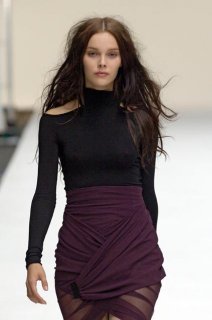 Marios Schwab SS 2007 RTW 03.jpg